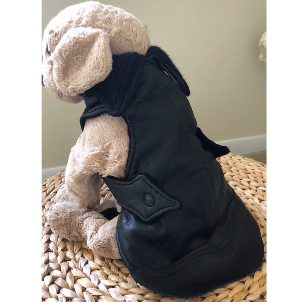 LEATHER DOGS COAT. 🐶